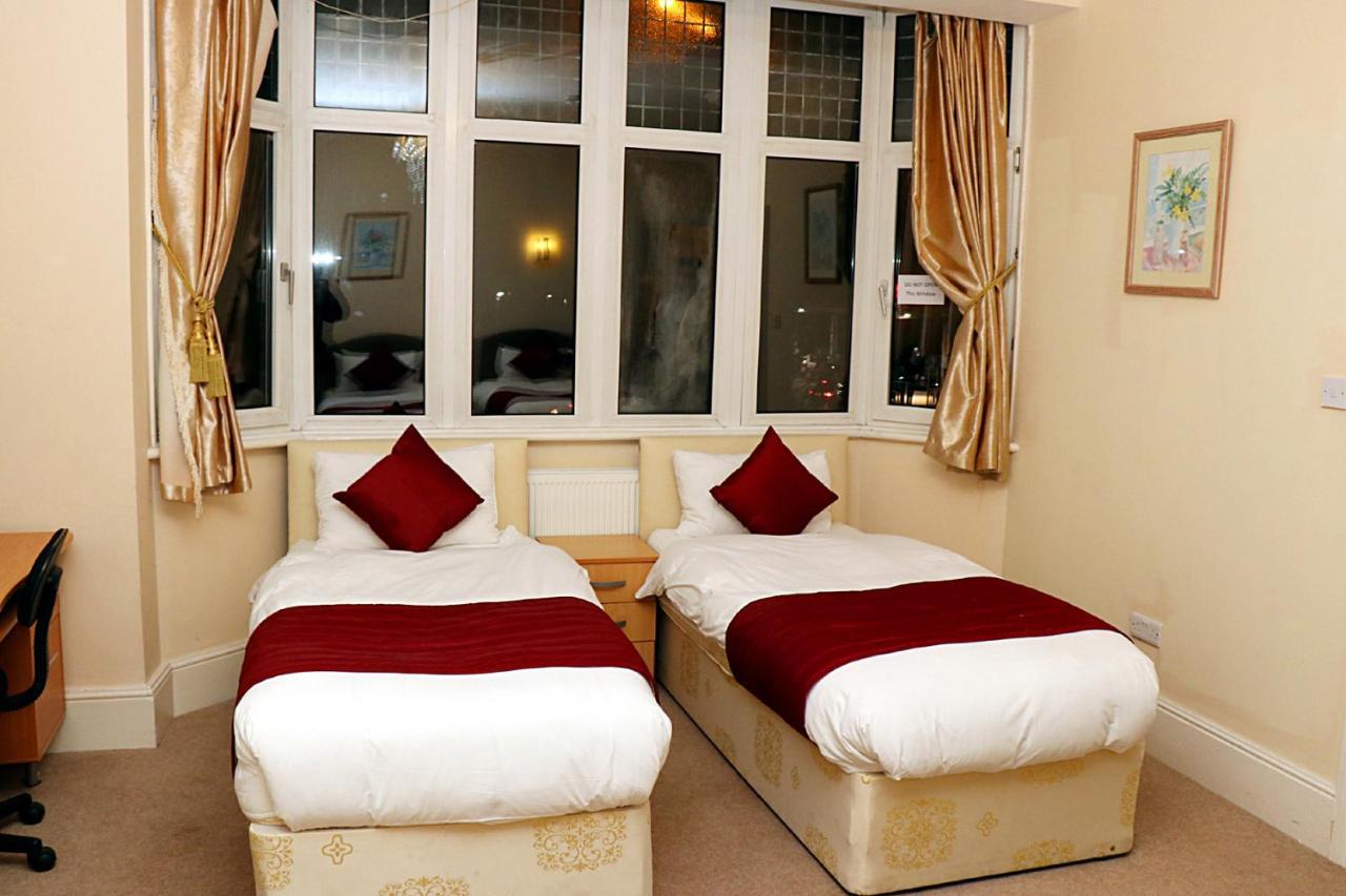 Gatwick Inn Horley Exterior photo