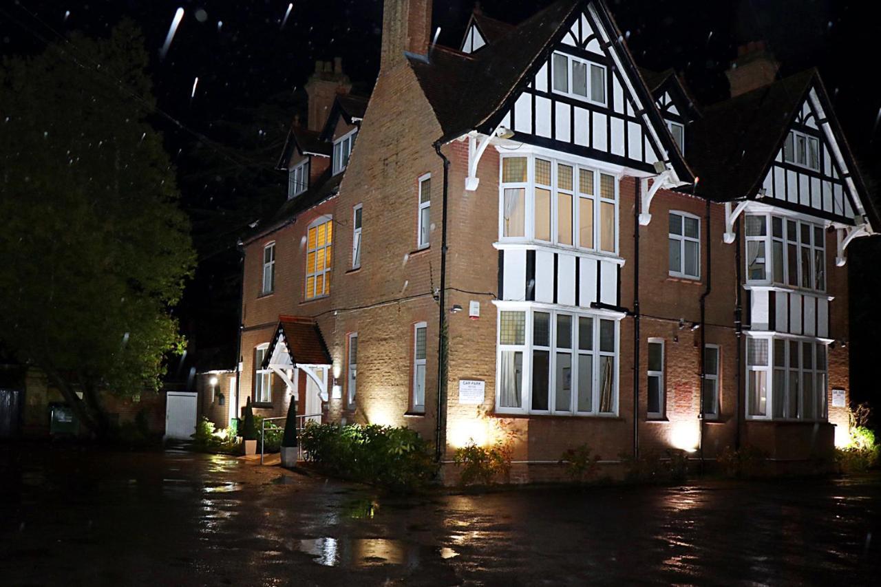 Gatwick Inn Horley Exterior photo