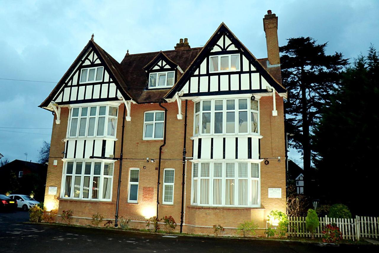 Gatwick Inn Horley Exterior photo