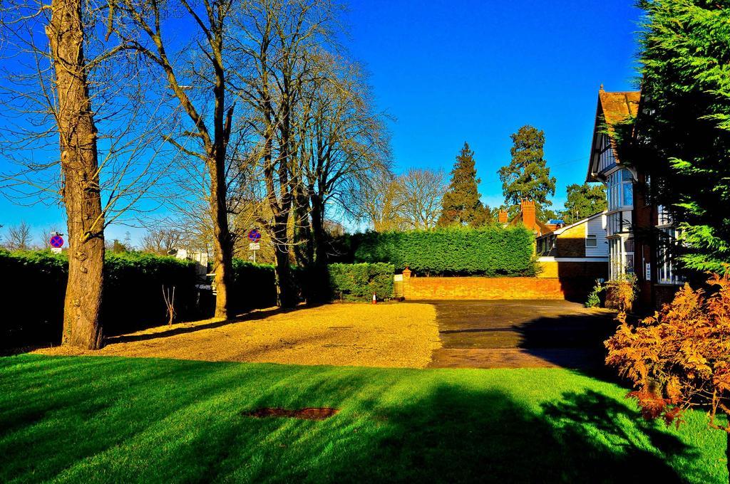 Gatwick Inn Horley Exterior photo